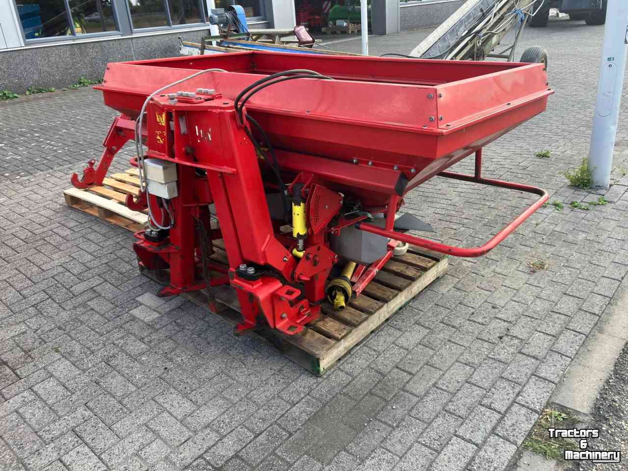 Düngerstreuer Lely centerline + weegbok.