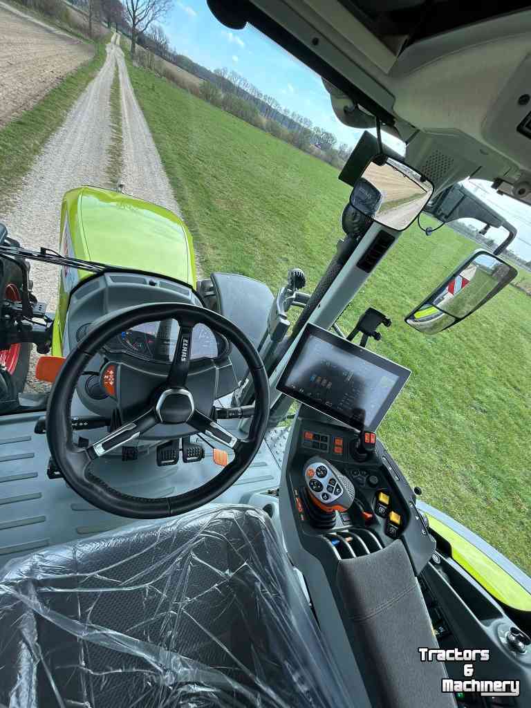 Schlepper / Traktor Claas Arion 660 CMATIC CEBIS