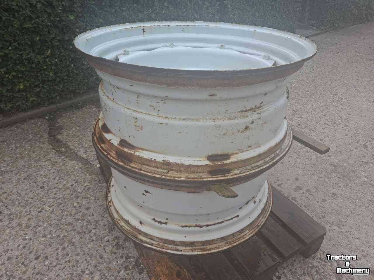 Räder, Reifen, Felgen & Distanzringe Ford 14-34 velgen origineel