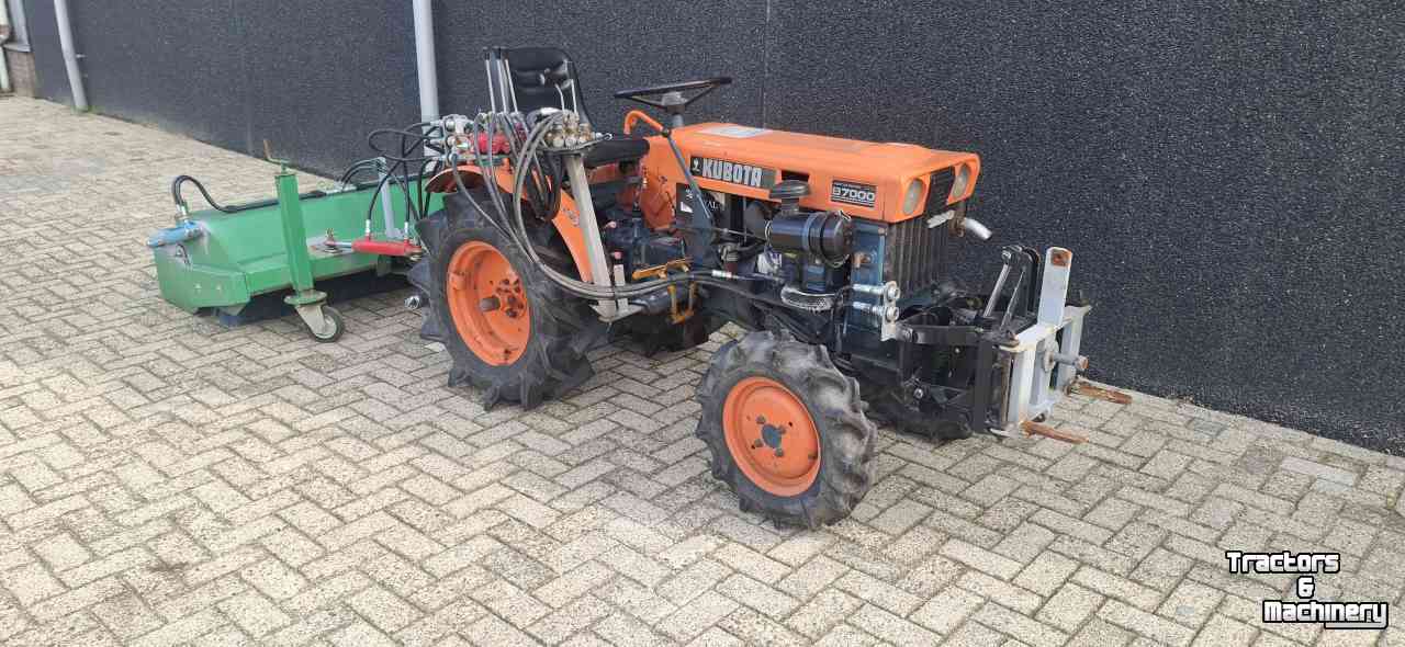 Gartentraktoren Kubota B7000
