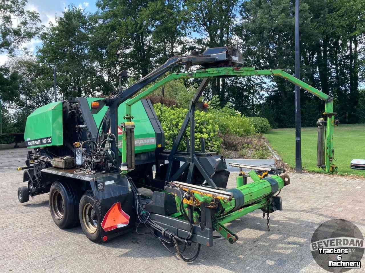 Pressen Deutz-Fahr MP 130 perswikkelcombinatie