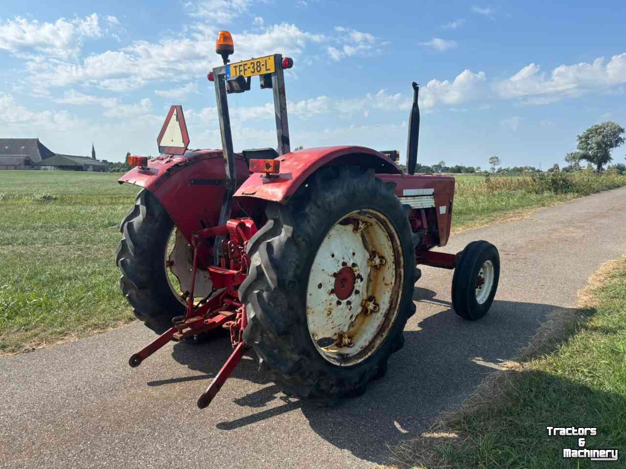 Schlepper / Traktor International 624