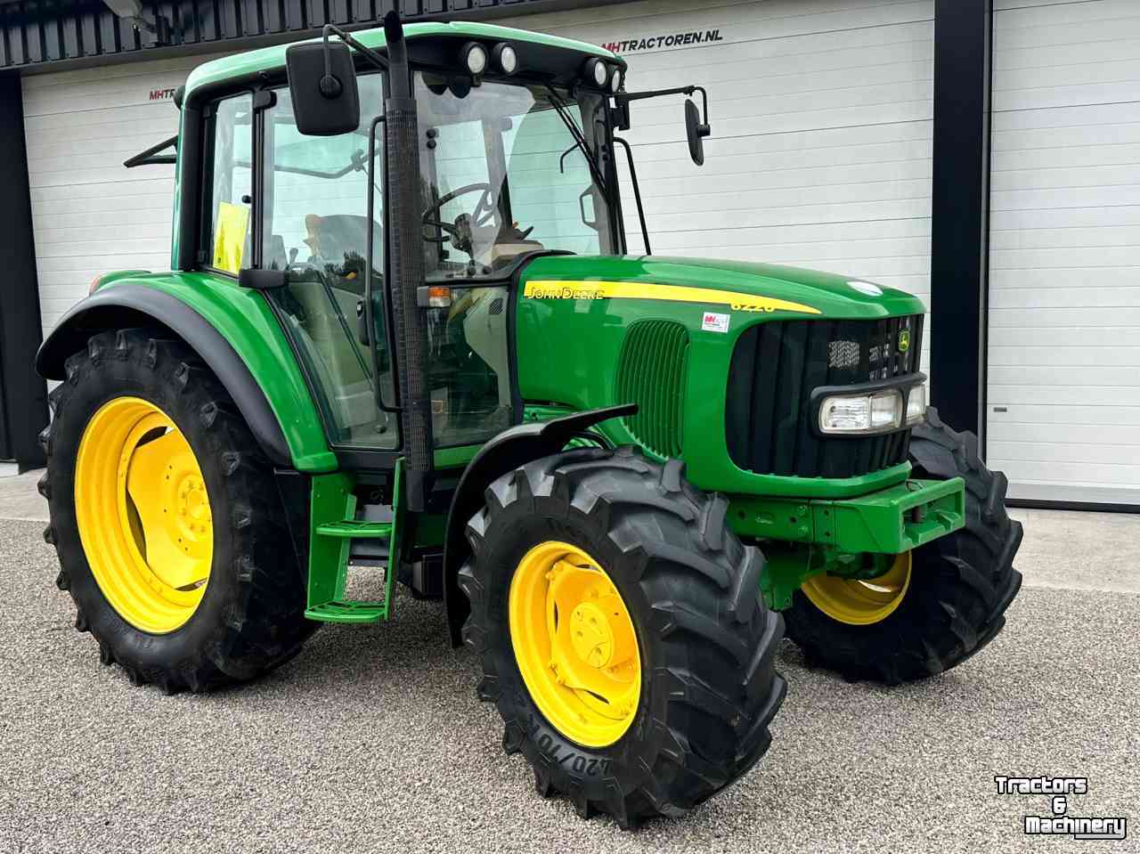 Schlepper / Traktor John Deere 6220