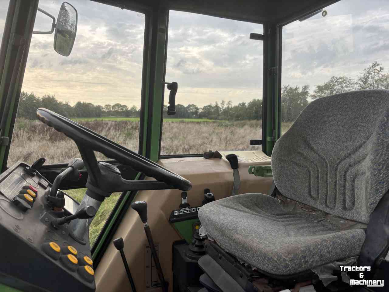 Schlepper / Traktor Fendt 309 LSA met voorlader