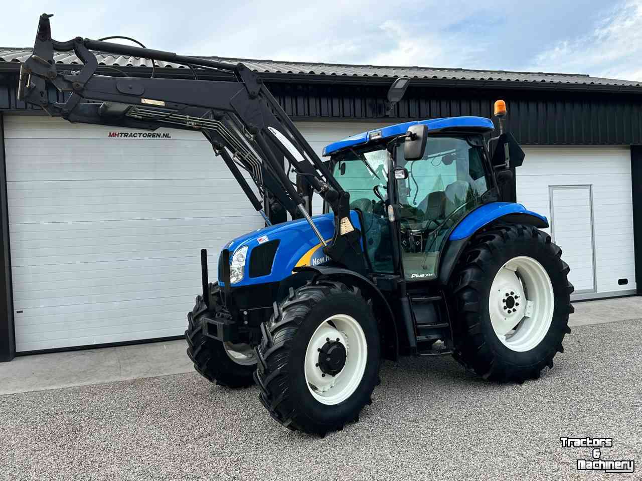 Schlepper / Traktor New Holland TSA 100