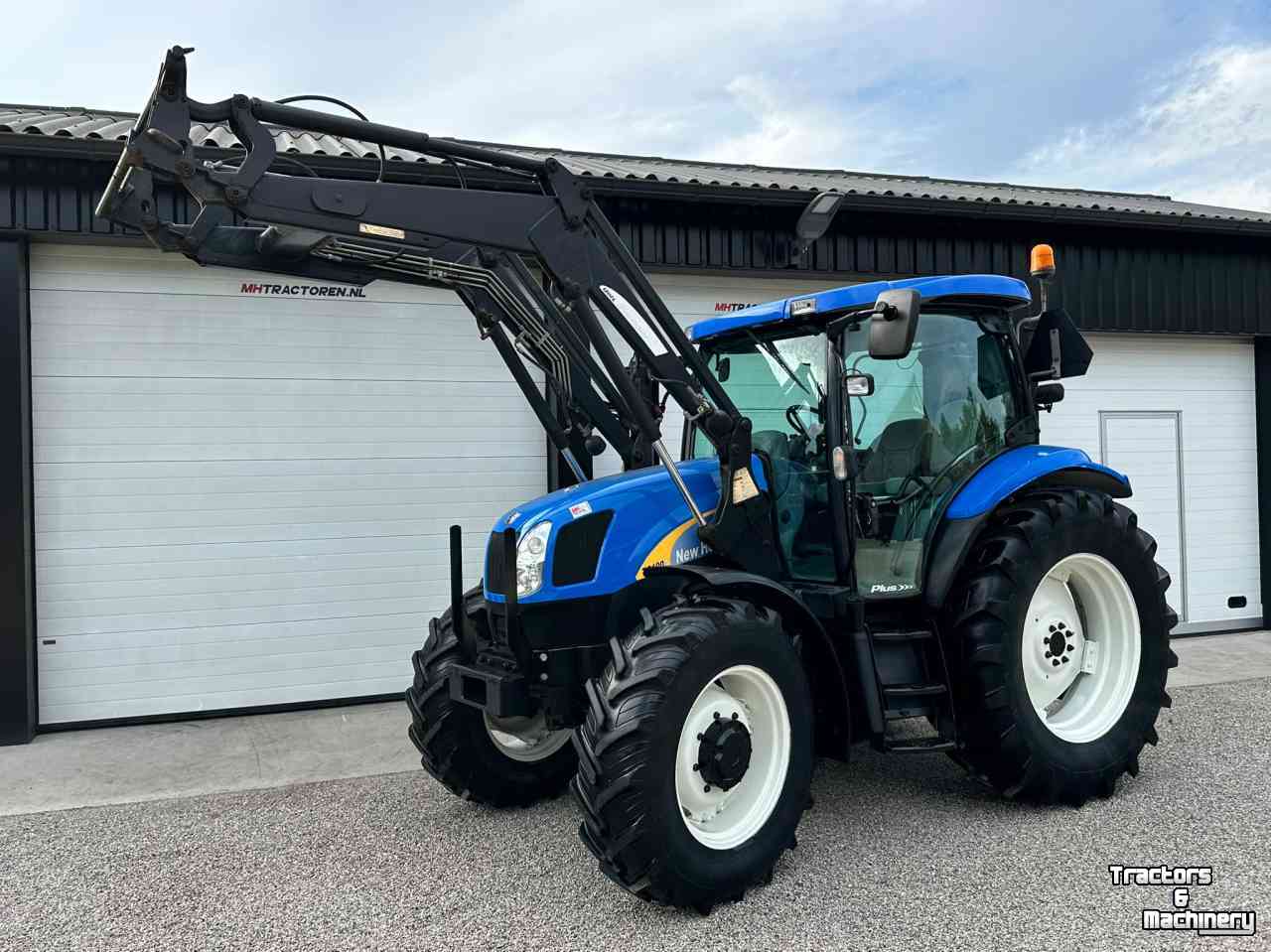 Schlepper / Traktor New Holland TSA 100
