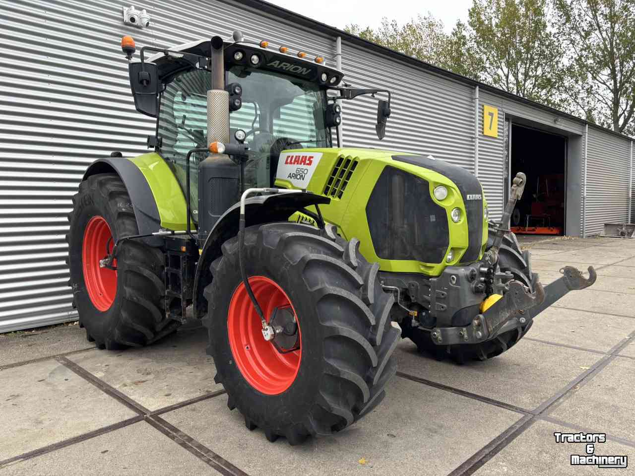 Schlepper / Traktor Claas Arion 650 CMATIC CIS Tractor
