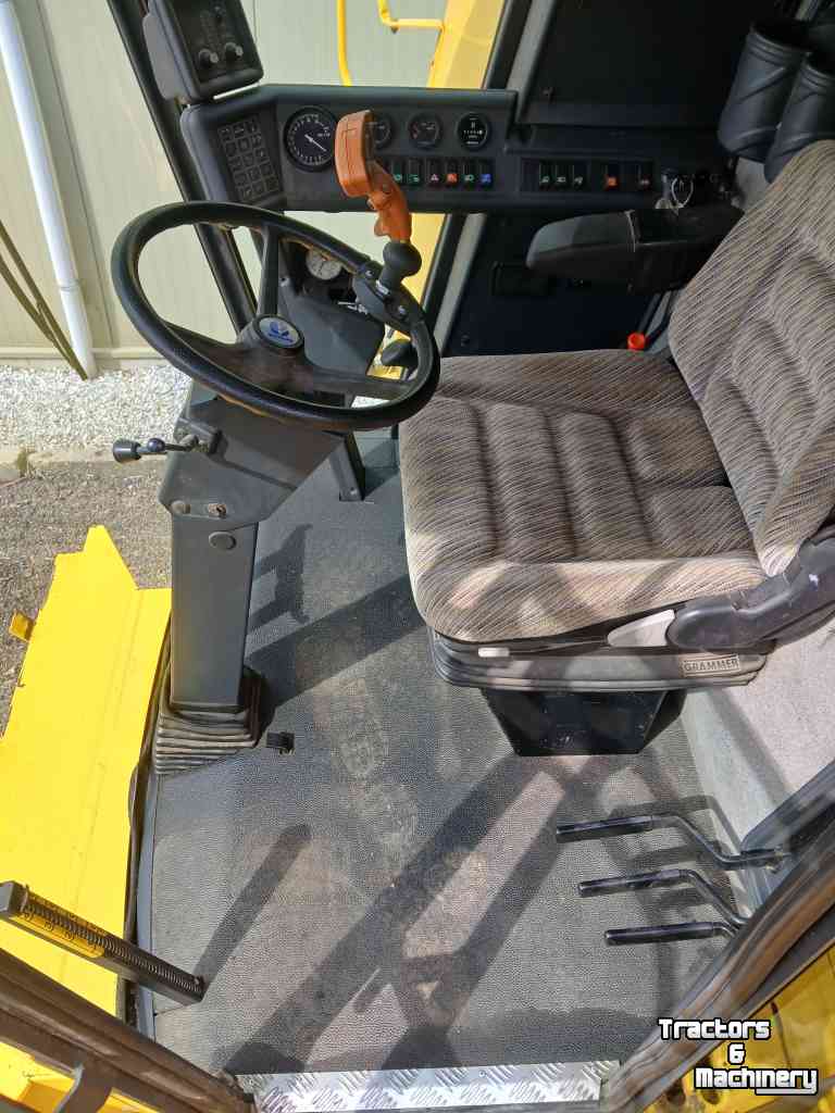 Mähdrescher New Holland tc5070