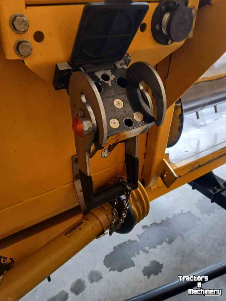 Mähdrescher New Holland tc5070