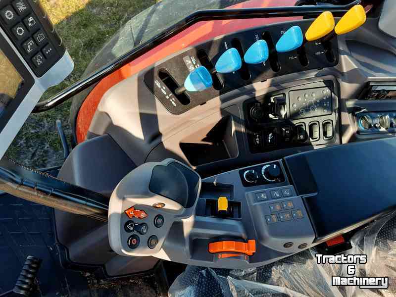 Schlepper / Traktor Kubota M6-132