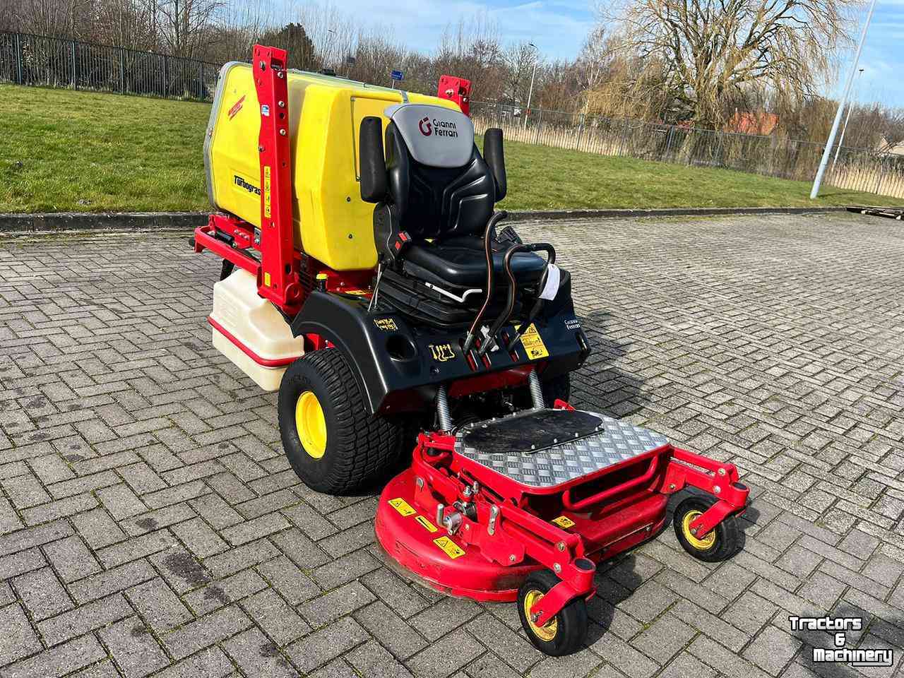 Aufsitzrasenmäher Gianni Ferrari Turbo Grass 630