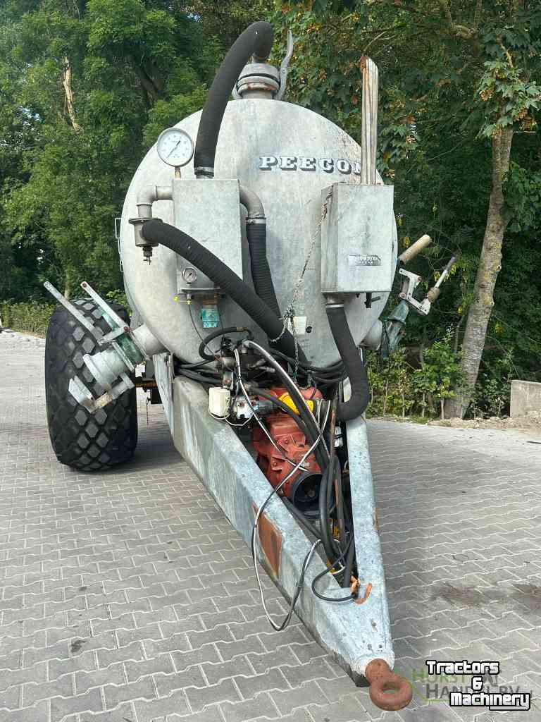 Gülletankwagen / Güllefässer Peecon 6000L mesttank/watertank