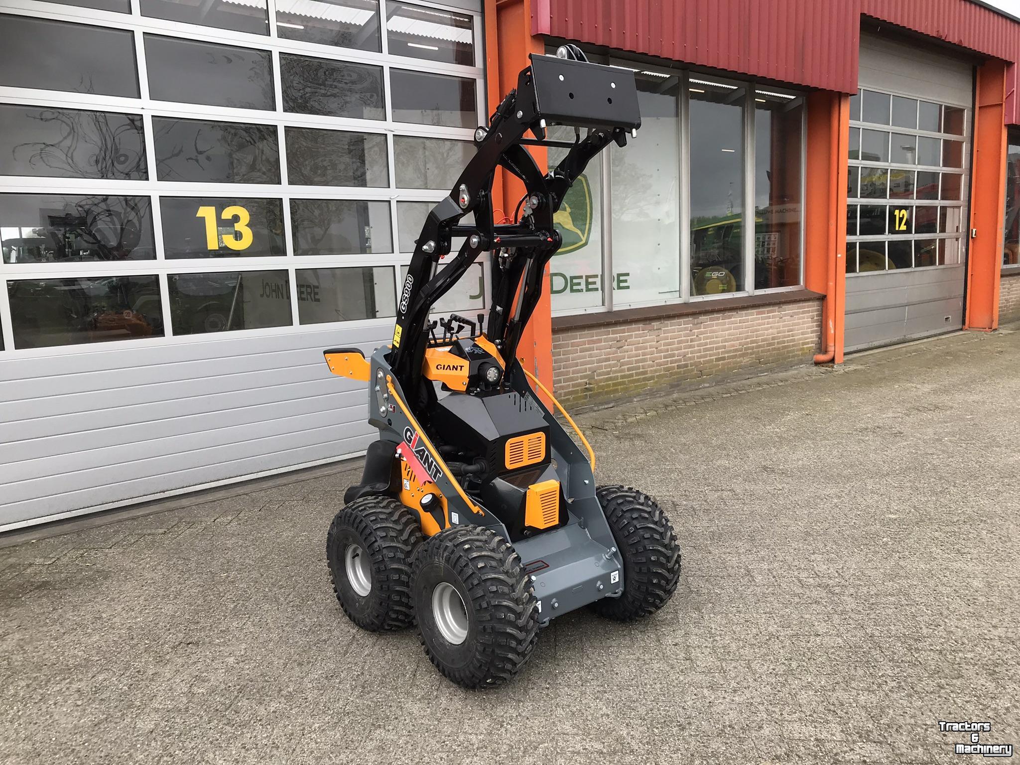 Radlader Giant GS900