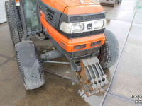 Gartentraktoren Kubota L3300 tuinbouwtrekker tractor met cabine en gazonbanden