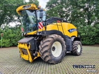 Feldhäcksler New Holland FR 700 hakselaar