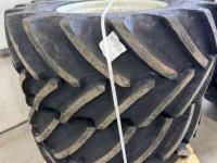 Räder, Reifen, Felgen & Distanzringe BKT 710/60 R38 + 600/60 R28 op velg