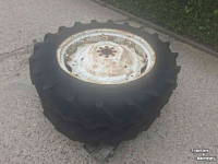 Räder, Reifen, Felgen & Distanzringe Ford 12.4R34