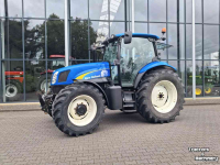 Schlepper / Traktor New Holland T6030 + fronthef