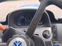 Schlepper / Traktor New Holland T6030 + fronthef