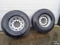 Räder, Reifen, Felgen & Distanzringe Bridgestone 445/65XR22,5  Wiel