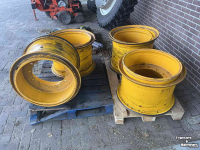 Räder, Reifen, Felgen & Distanzringe  Velgen 17.00-25