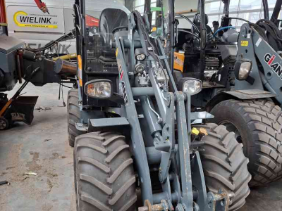 Radlader Giant G2500HD
