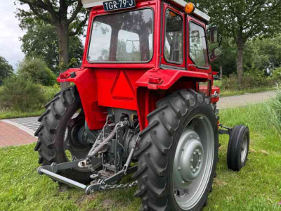 Schlepper / Traktor Massey Ferguson 155 2WD Tractoren