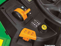 Aufsitzrasenmäher John Deere X117R
