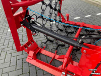 Weide-belüfter / Weide-egge Stekro Weidesleep 8 meter hydr. opklapbaar