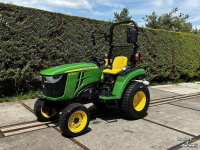 Obsttraktor John Deere 2032R