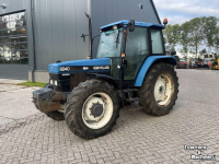 Schlepper / Traktor New Holland TREKKER 6640