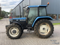 Schlepper / Traktor New Holland TREKKER 6640