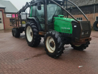 Rückewagen Valtra 6550 + MOHEDA UITRIJWAGEN