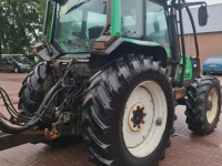 Rückewagen Valtra 6550 + MOHEDA UITRIJWAGEN