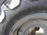 Räder, Reifen, Felgen & Distanzringe BKT 280/70R18 Agrimax RT765 trekkerbanden tractorbanden wielen/velgen