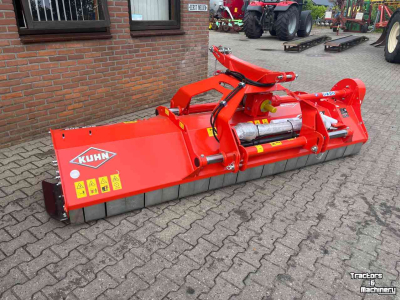 Schlegelmulchgeräte Kuhn BPR 305 klepelmaaier front en achter weidebouwmachines