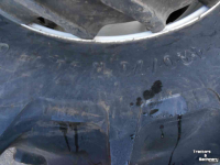 Räder, Reifen, Felgen & Distanzringe New Holland 420/70r30 en 300/70r20