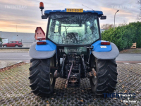 Schlepper / Traktor New Holland TL 90 met voorlader