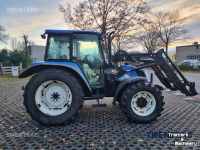 Schlepper / Traktor New Holland TL 90 met voorlader