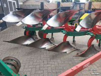 Pflüge Kverneland EG 85 4 schaar ploeg met Packomat vorenpakker