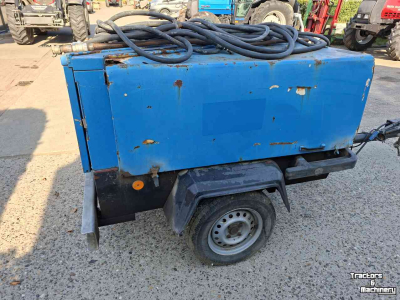Kompressor  Luchtcompressor met dieselmotor