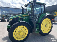 Schlepper / Traktor John Deere 6M 125