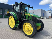 Schlepper / Traktor John Deere 6M 125
