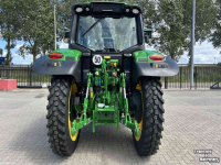 Schlepper / Traktor John Deere 6M 125