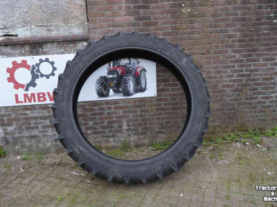 Räder, Reifen, Felgen & Distanzringe Kleber 270/95r48