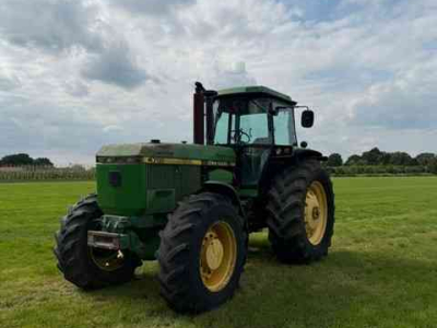 Schlepper / Traktor John Deere 4755 / 4955