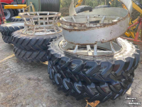 Räder, Reifen, Felgen & Distanzringe Continental 320/90R32 en 340/85R48