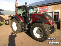 Schlepper / Traktor Valtra T174 VERSU Tractor
