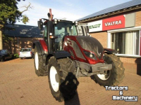 Schlepper / Traktor Valtra T174 VERSU
