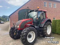 Schlepper / Traktor Valtra N 121